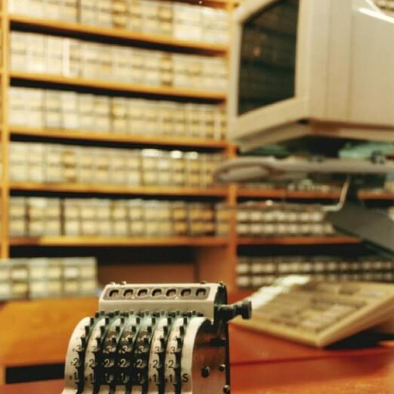 Powiększ obraz: Mechaniczna maszyna do liczenia