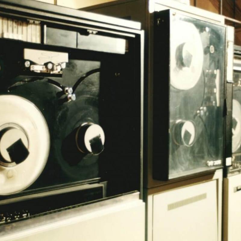 Powiększ obraz: Przewijaki taśm magnetycznych do komputerów typu "ODRA"