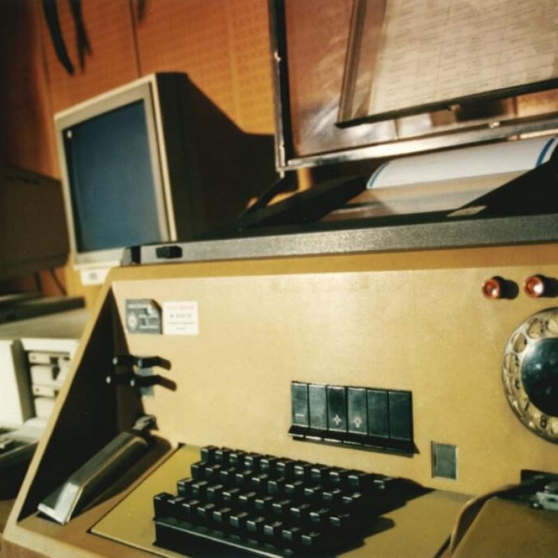 Powiększ obraz: Dalekopis produkcji czeskiej T-100